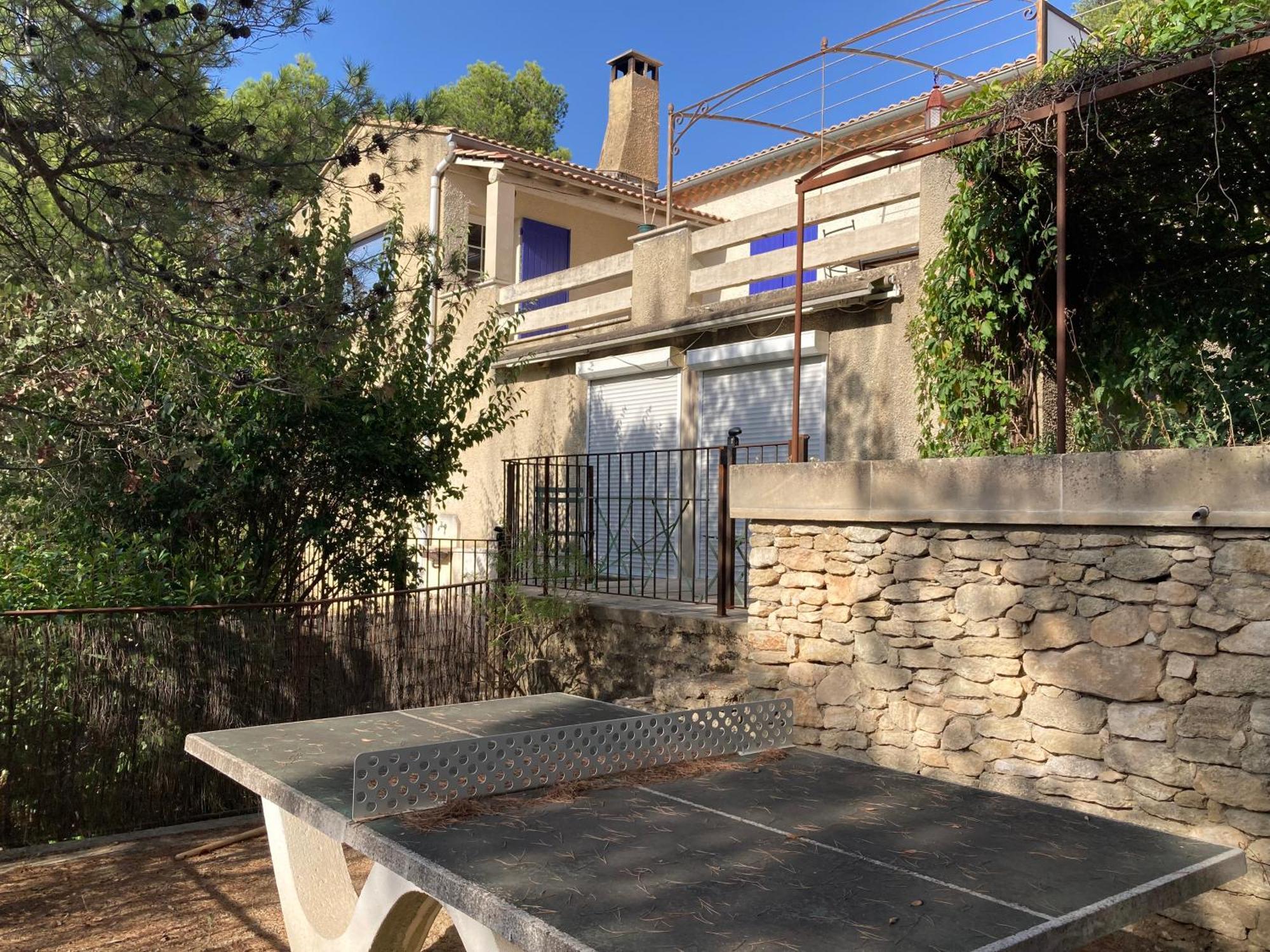 Le Gite Sous Les Pins Les Taillades Exterior foto